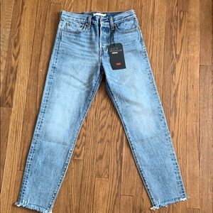 NWT Levi’s Premium Wedgie High Rise Jeans Size 27